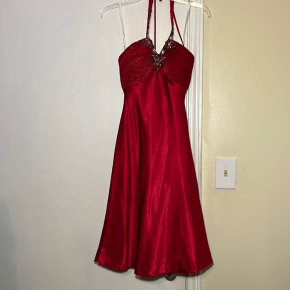 Morgan and Co. Red Embellished Prom or Cocktail Dress with Neck Straps Size 3/4 - Picture 1 of 11